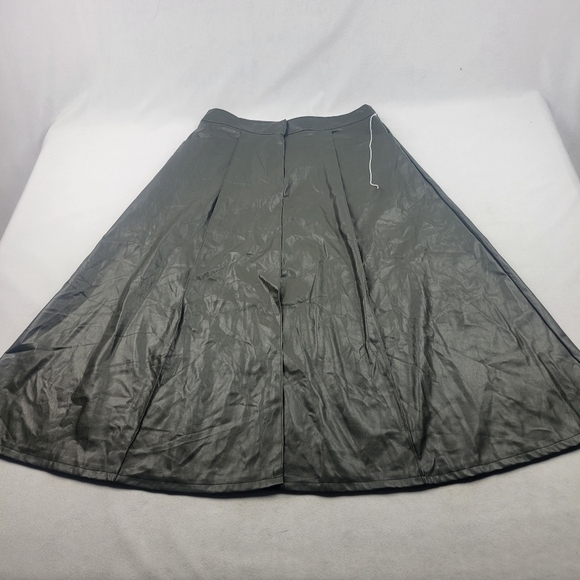 NWOT Worthington faux leather dark olive pleated midi skirt in rich olive - Picture 5 of 5
